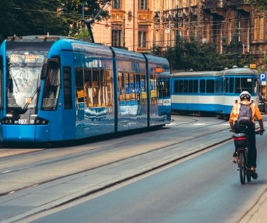 Bezpłatna komunikacja miejska w Krakowie i Tarnowie. Pociągi regionalne za złotówkę