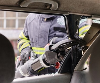 Ogromne utrudnienia na S8 w Warszawie. Zderzyły się 3 ciężarówki i bus