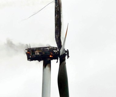 Pożar wiatraka niedaleko Koszalina. Spaliła się turbina