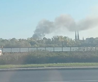 Pożar pustostanu w Warszawie. Ponad 40 strażaków w akcji