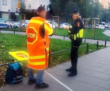 Nietrzeźwy pan “stopek”. Przeprowadzał dzieci przez jezdnię, miał 1,4 promila