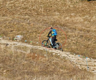 Rowerem na Giewont. Straż TPN chce ustalić dane mężczyzny [ZDJĘCIA I FILMY]