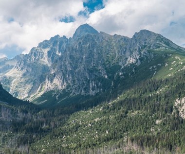 W Tatrach piękna pogoda, ale szlaki są oblodzone