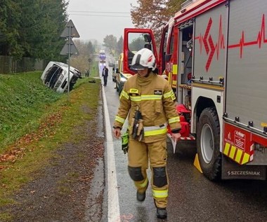 Wypadek szkolnego busa w Małopolsce. Ranne dzieci