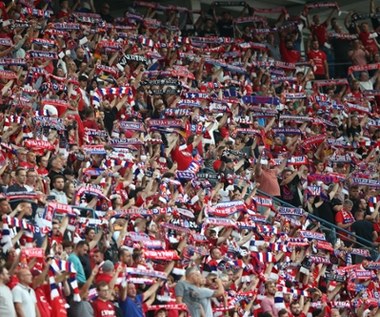 Niebezpieczny incydent przed meczem Wisły Kraków. Ktoś ostrzelał stadion