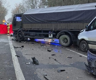 Wypadek z udziałem wojskowej ciężarówki. Jedna osoba nie żyje