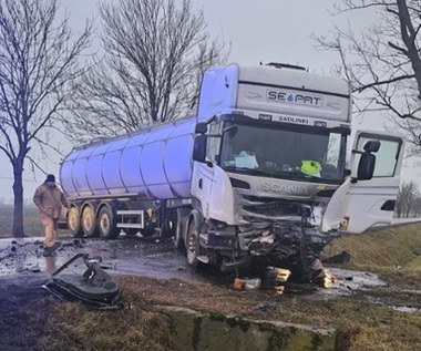 Śmiertelny wypadek w Pomorskiem. Osobówka zderzyła się z ciężarówką