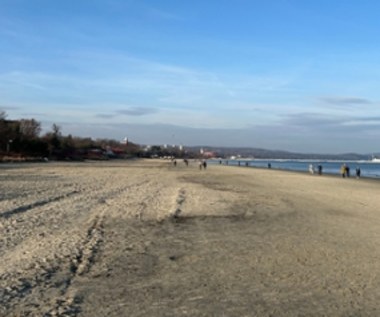 Plaża w Sopocie jest szersza. “Wygodniej się chodzi”