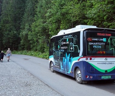 Cztery elektryczne busy dotarły do Zakopanego. Mają kursować do Morskiego Oka