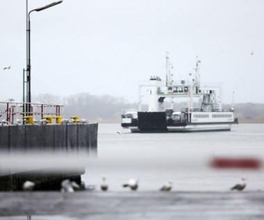 Cofka w Świnoujściu. Straż zabezpiecza okolice portu