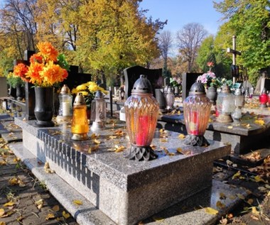 Zniszczyli nagrobki znajomych, bo byli w konflikcie. Staną przed sądem