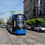 Problem z parkowaniem w Krakowie. Samochody opóźniają tramwaje