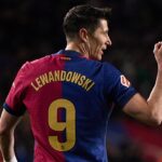 Upadł transfer konkurenta dla Roberta Lewandowskiego. Barcelona została na lodzie