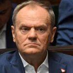 “Kłamią nawet kiedy śpią”. Donald Tusk uderza w PiS