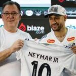 Neymar niczym legenda. Brazylijczyk zaprezentowany w Santosie